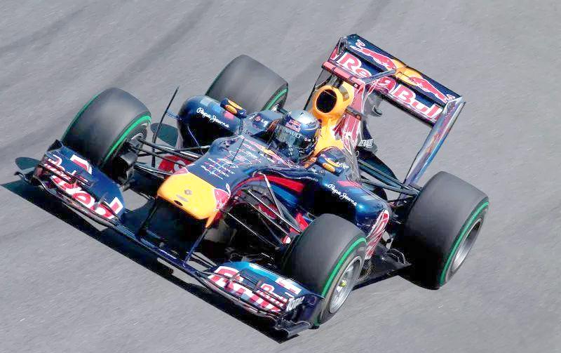 红牛车队轻取雷诺车队,拉塞尔惊艳四座 红牛车队轻取雷诺车队,拉塞尔惊艳四座