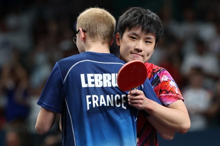 中国队翻盘法国队，张本智和高光表现