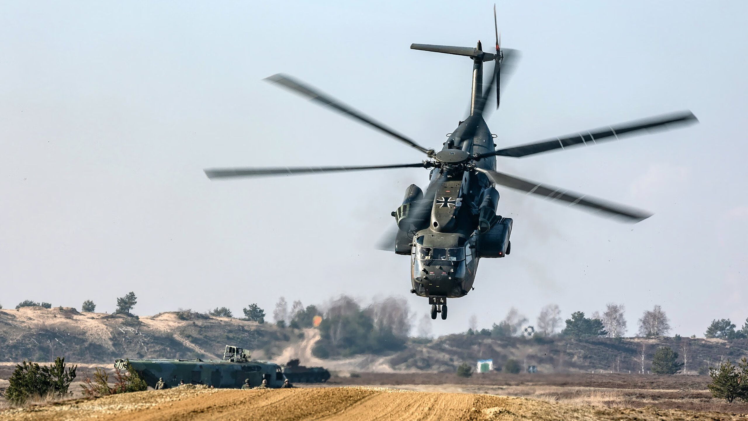 赛道上的孤胆英雄，勒克莱尔扛起索伯车队鏖战雷诺劲旅