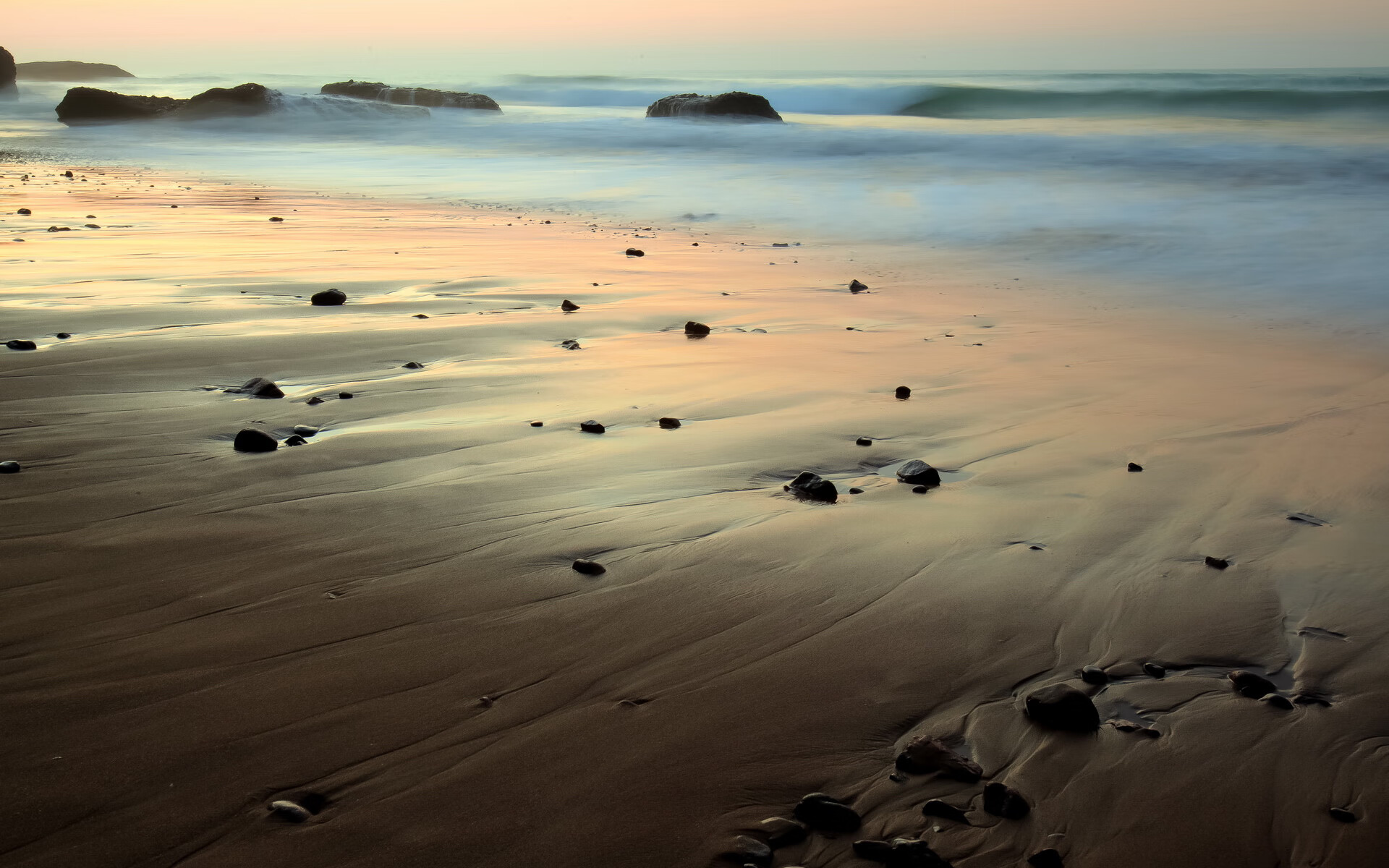 李刚仁独造三球闪耀友谊赛,哥伦比亚双星打穿比利亚雷亚尔防线