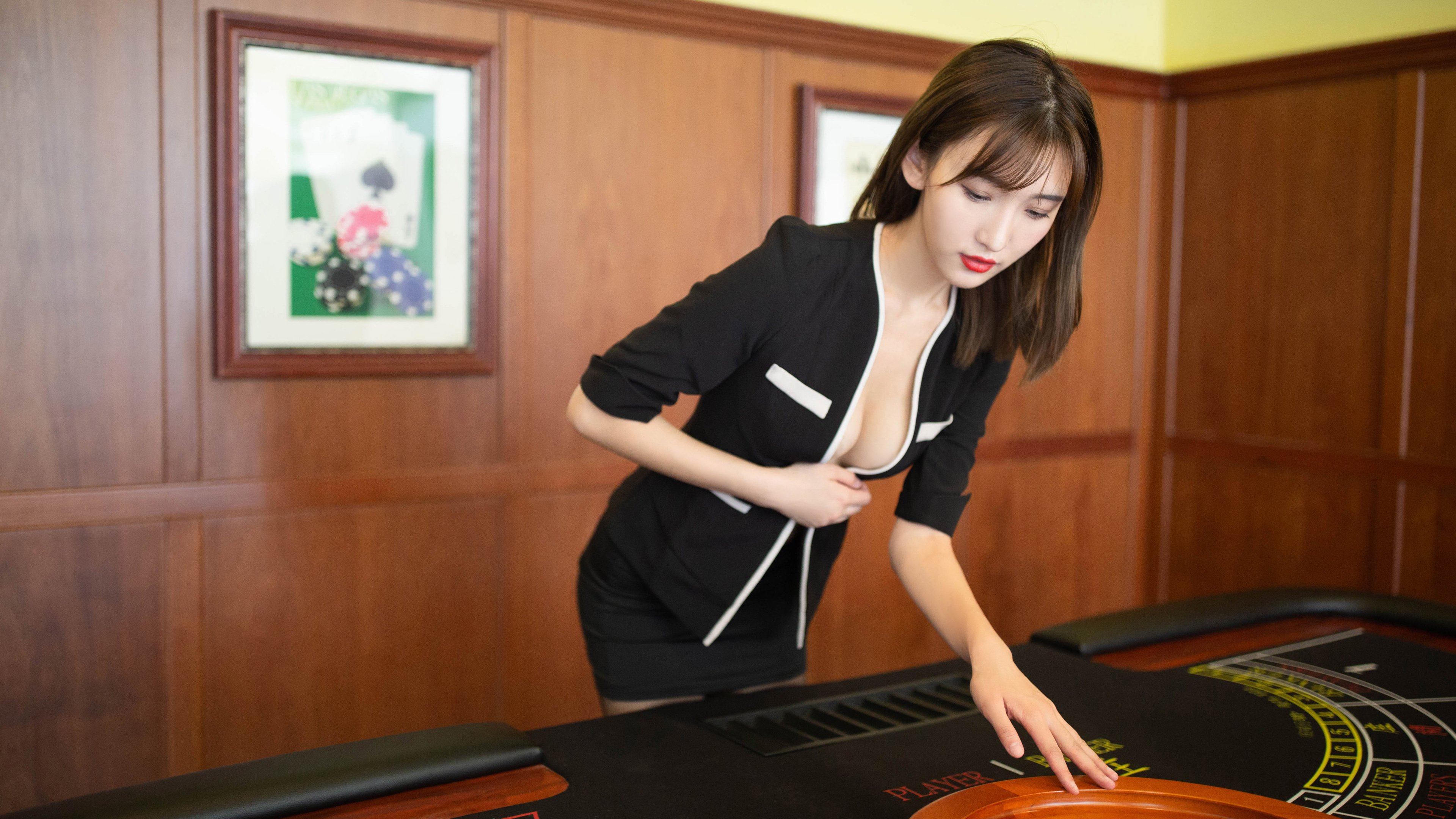 压力熔炉中的进化，马克西如何在F1揭幕战的审判之夜完成自我救赎