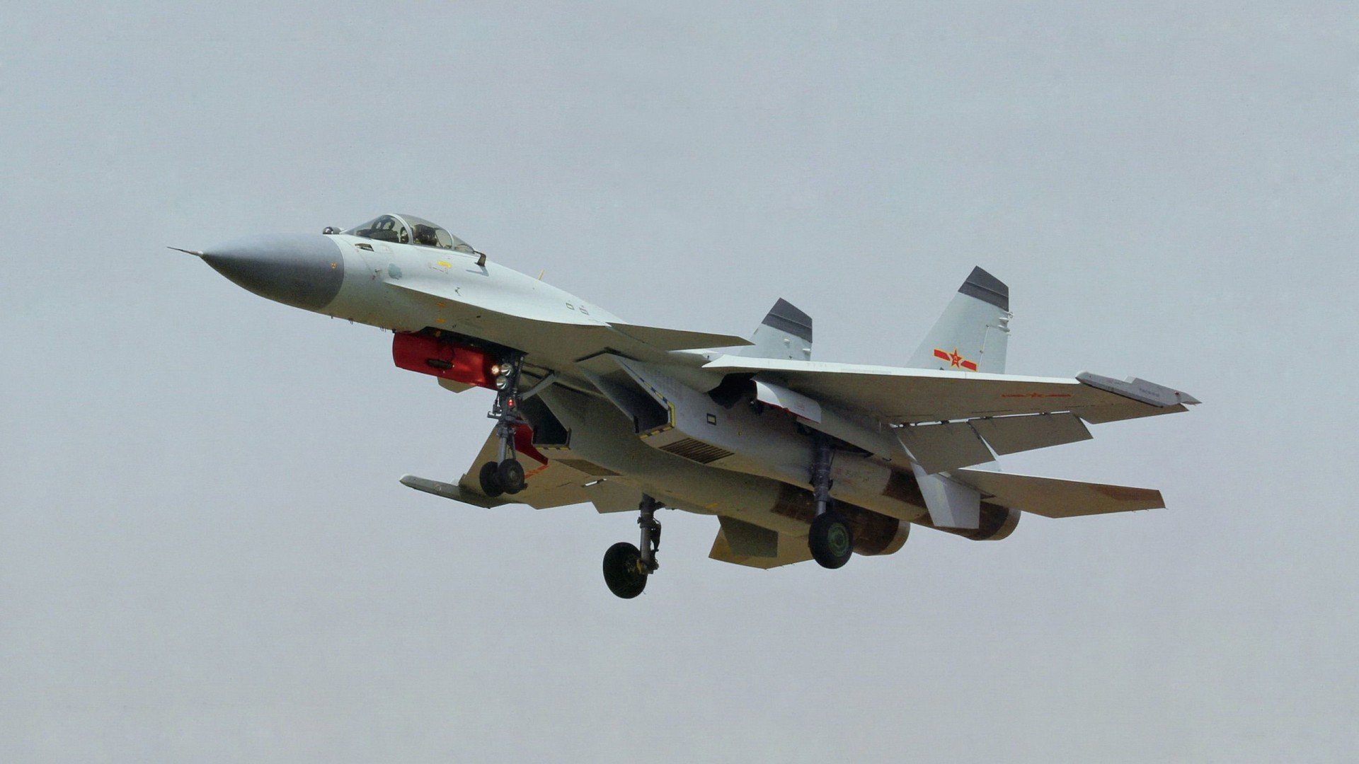 红银风暴下的冰与火之歌,乔治之夜,如何以冷静重塑F1新赛季首战秩序?